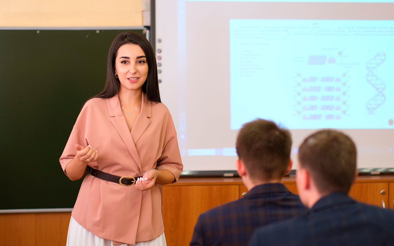 На Дону готовят предложения по сокращению «бумажной» нагрузки на учителей